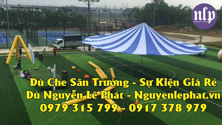 Dù che hội nghị sân trường học