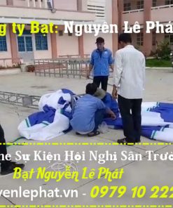 Dù che nắng sẹ kiện sân trường học