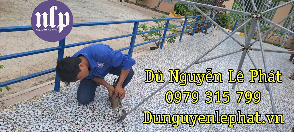 Thay áo dù che nắng mưa ngoài trời Thay áo dù che nắng mưa ngoài trời