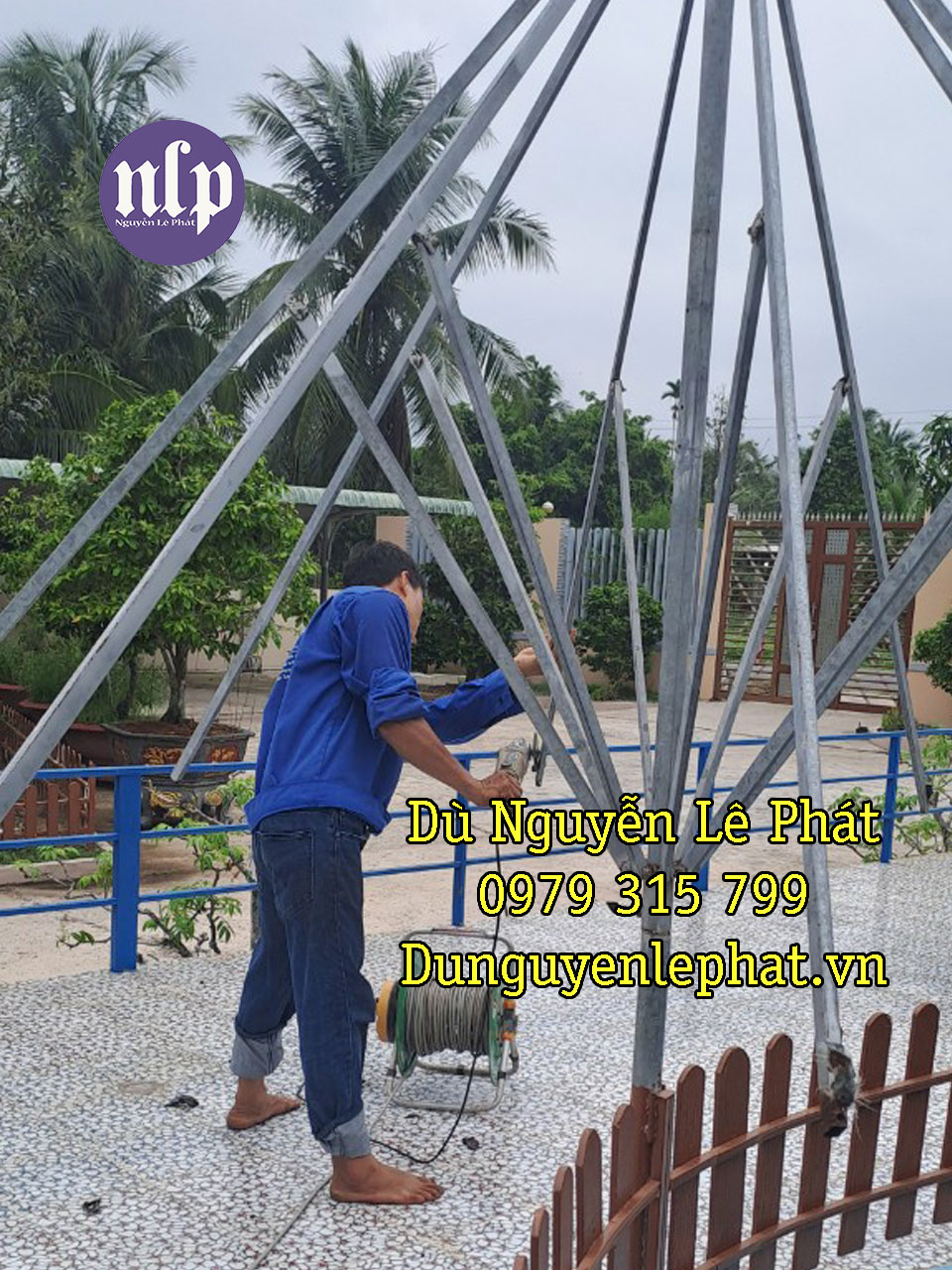Thay áo dù che nắng mưa ngoài trời Thay áo dù che nắng mưa ngoài trời