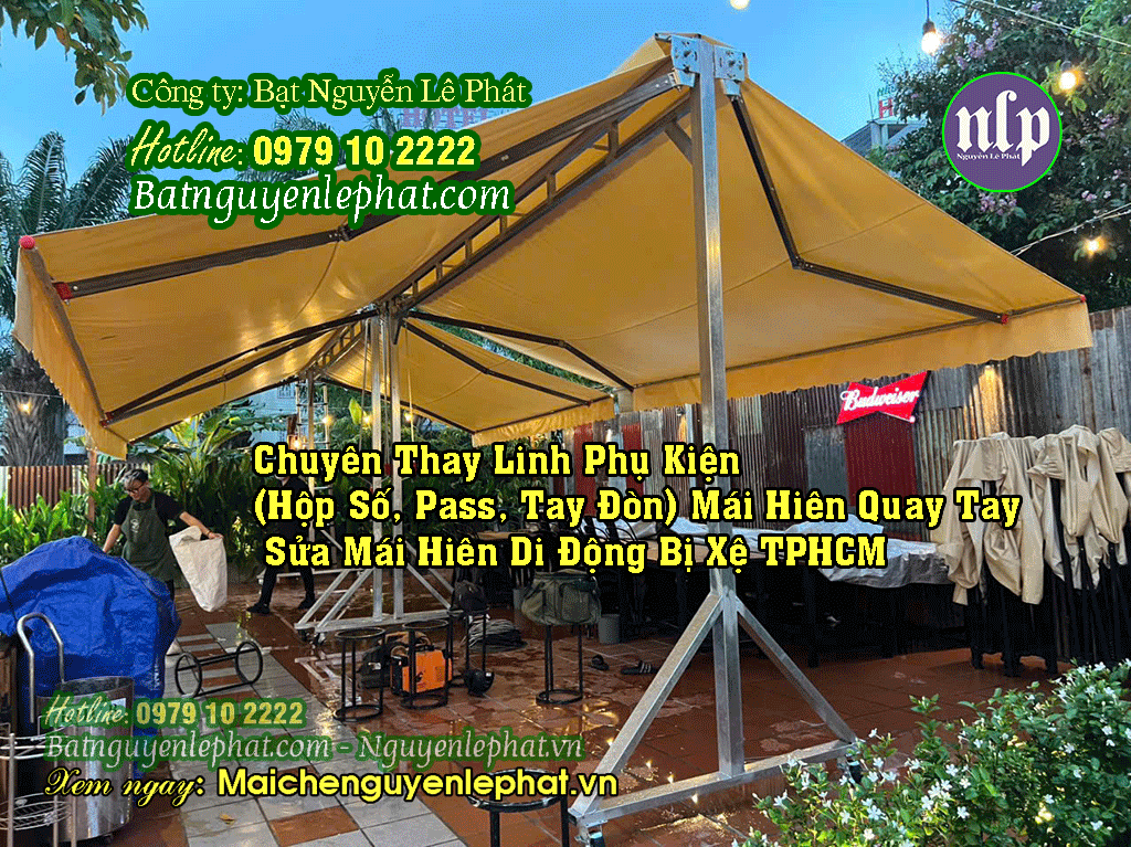 Dù che nắng quán cafe đẹp tại khu vực Bcons với logo thương hiệu rõ nét